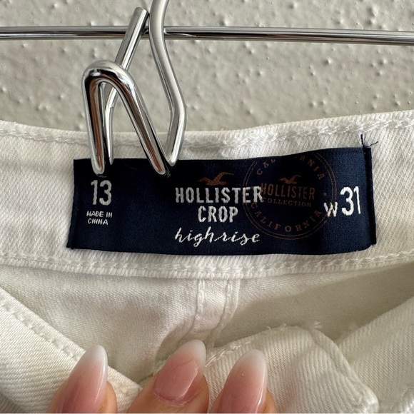 Hollister High-Rise Cropped White Jeans, Size 13 - Picture 4 of 6